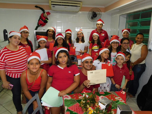 Professor Celso & Cia apresenta “Cantinho da Harmonia” para colaboradores, pacientes e familiares da Santa Casa 